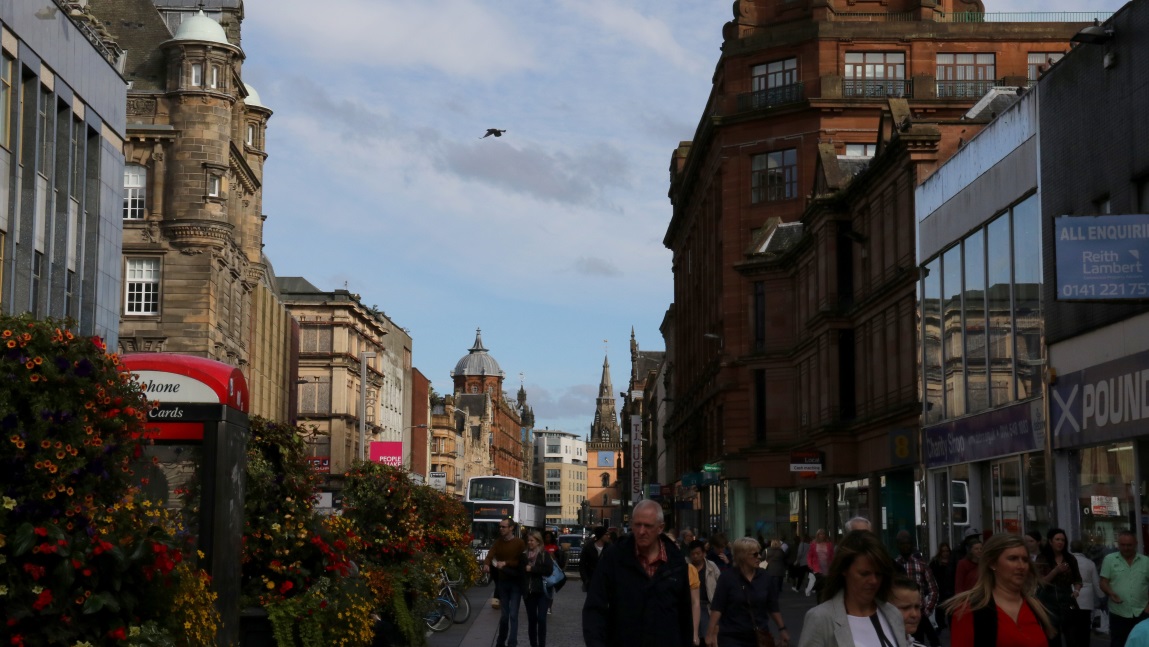 Busy Trongate Road