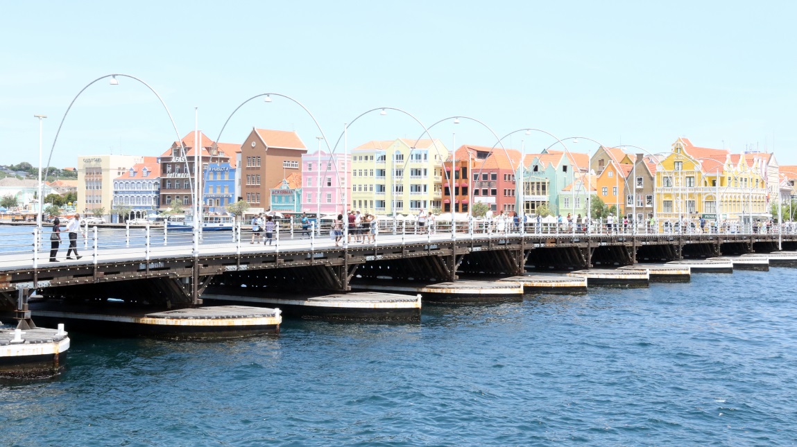 Another view of the pontoon bridge
