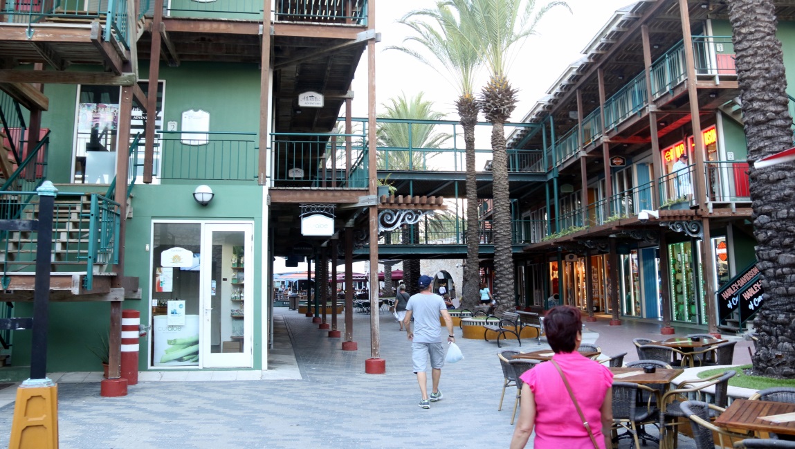Rif Fort shopping area