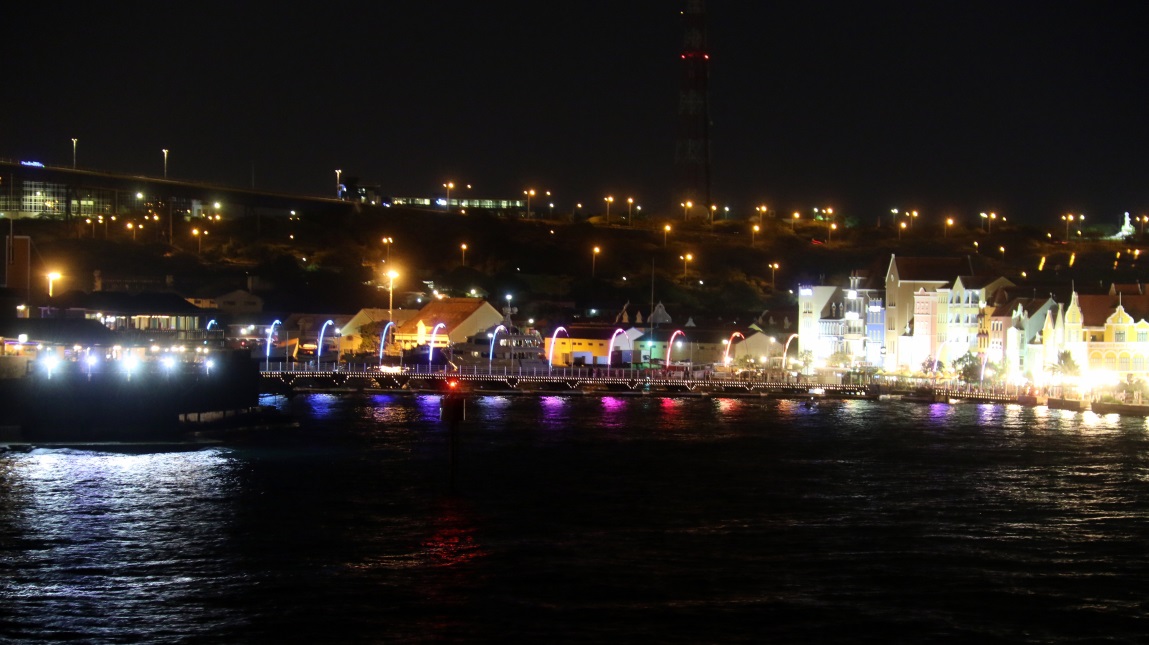 Pontoon bridge changes colors