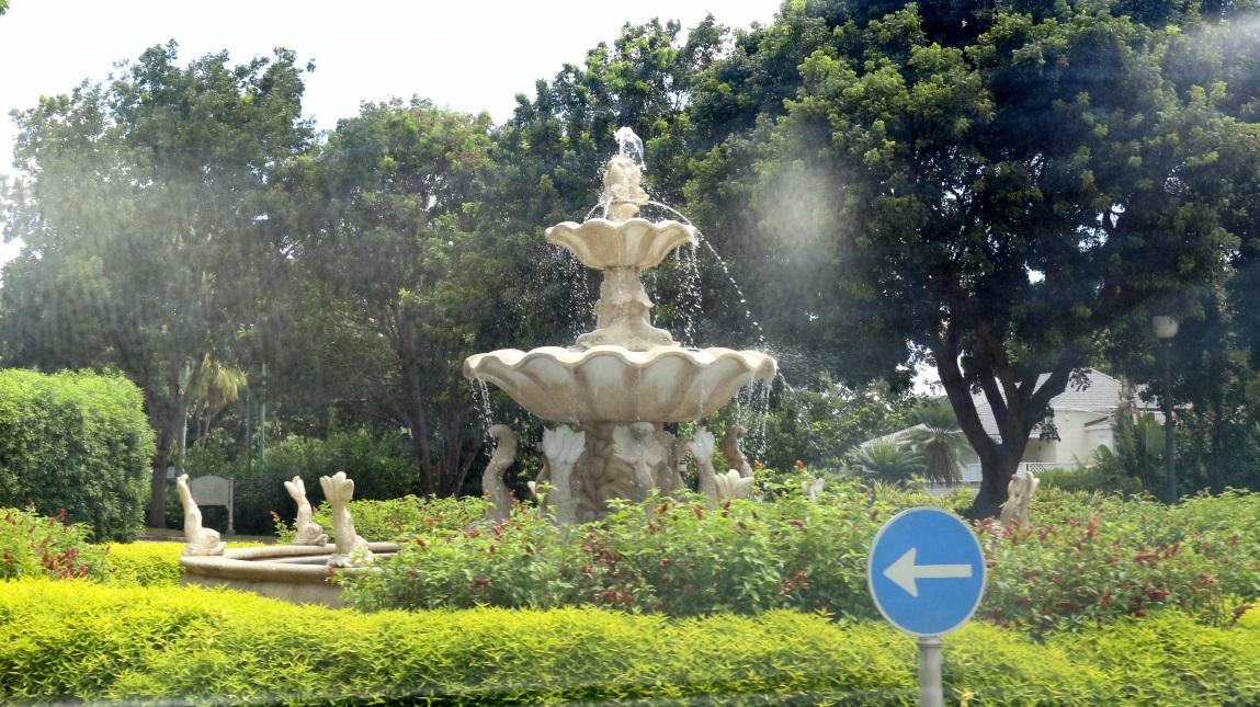 Fountain in the center of a roundabout