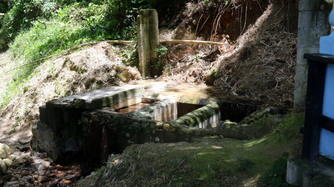 Small hot bath house
