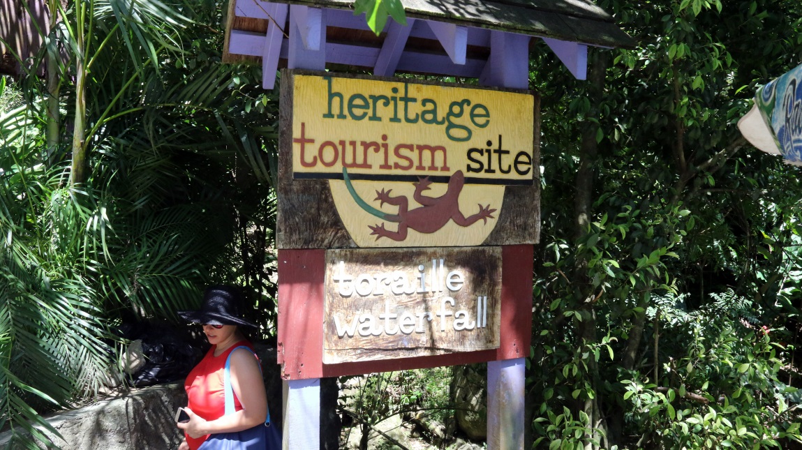 Entrance to Toraille Waterfall