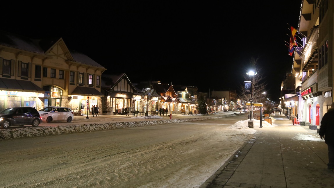 Walking around Banff Alberta on Banff Avenue