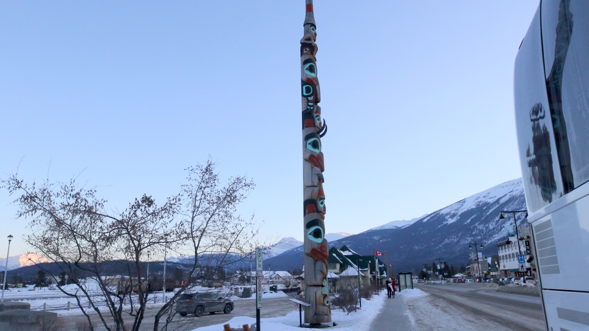 Totem pole on Connaught Drive