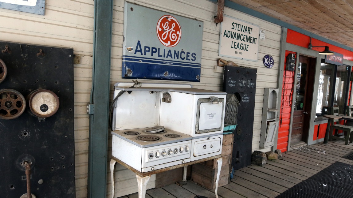 Antiques outside the Ripley Creek Inn