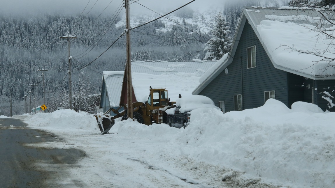 Departing Stewart after a large snowfall