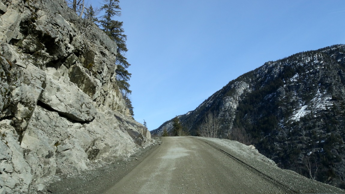 There are many narrow blind corners