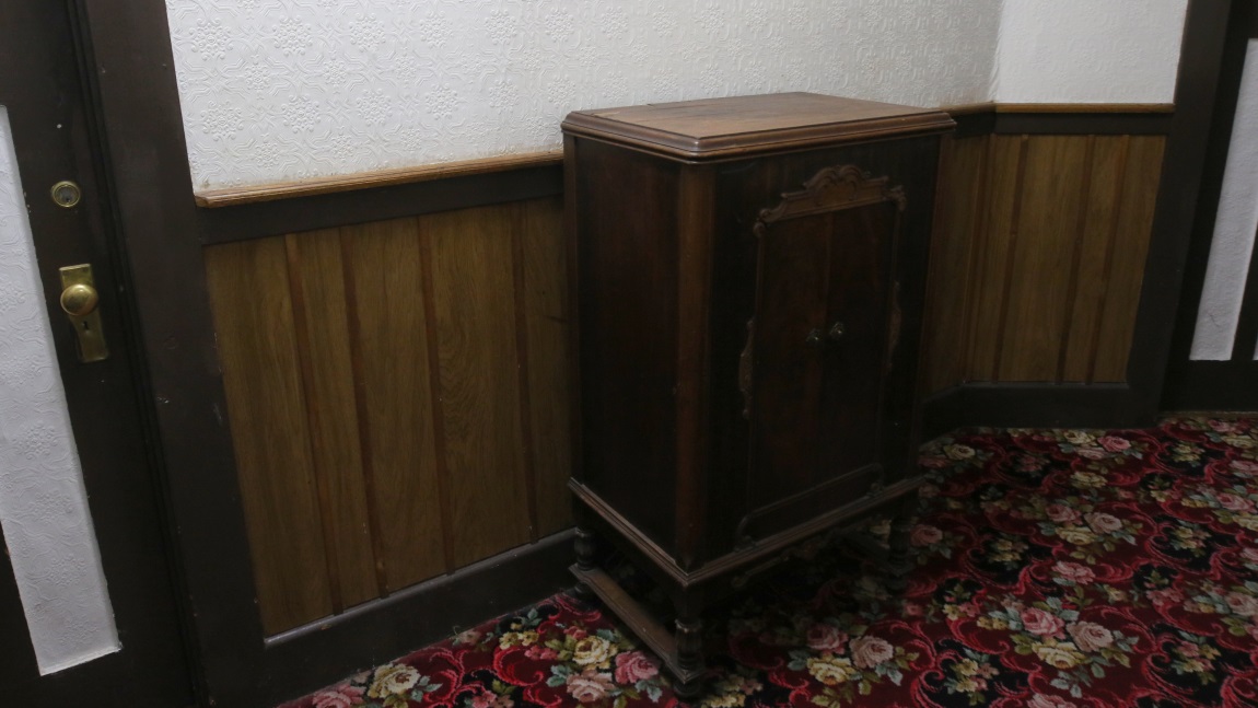 Inside the Alaskan Hotel