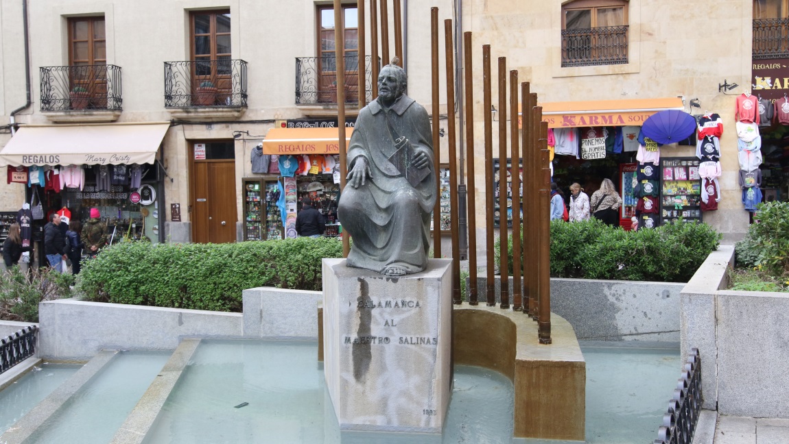 Monumento al Maestro Salinas