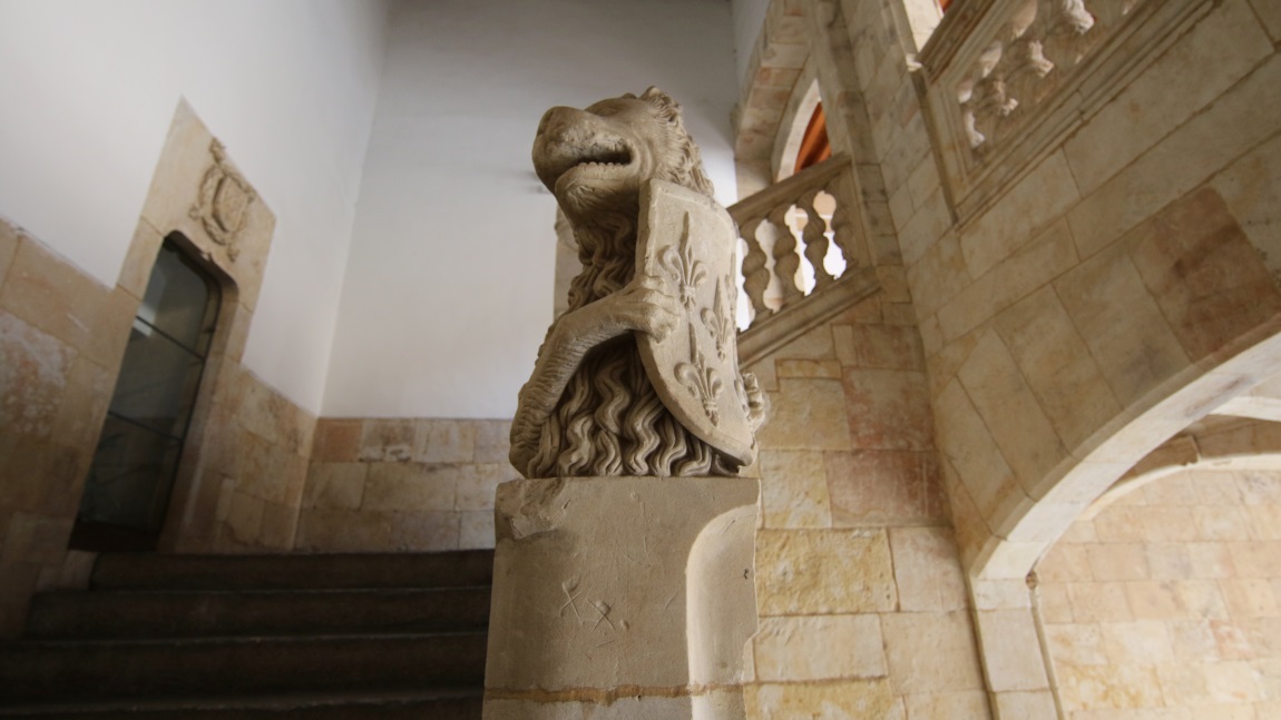 Inside the Biblioteca P�blica