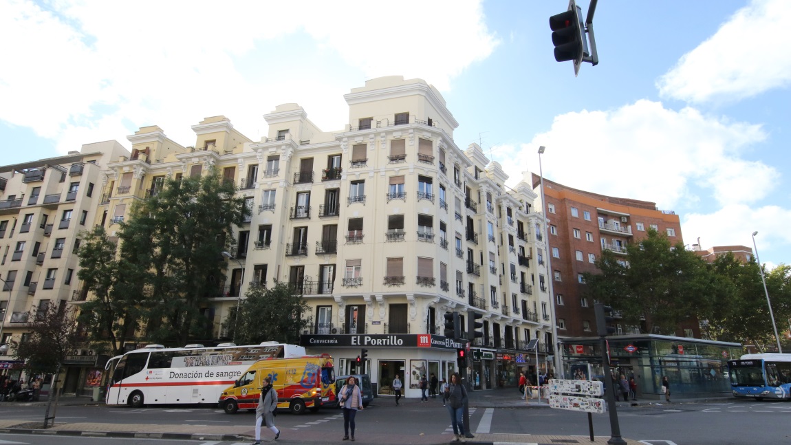 Glorieta Embajadores traffic circle