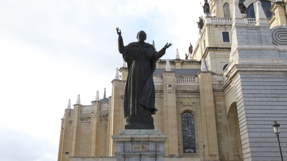 Statue of Pope John Paul II