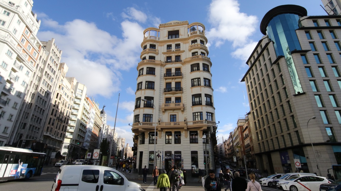 Edificio Vitalicio apartment building