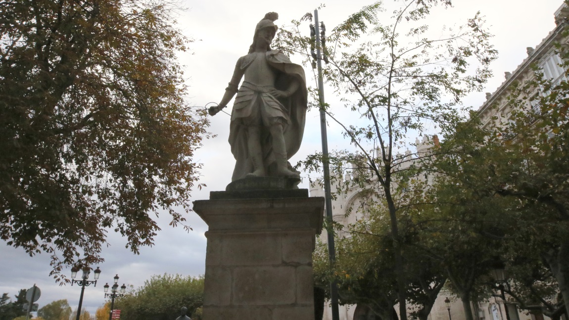 Four Kings statues