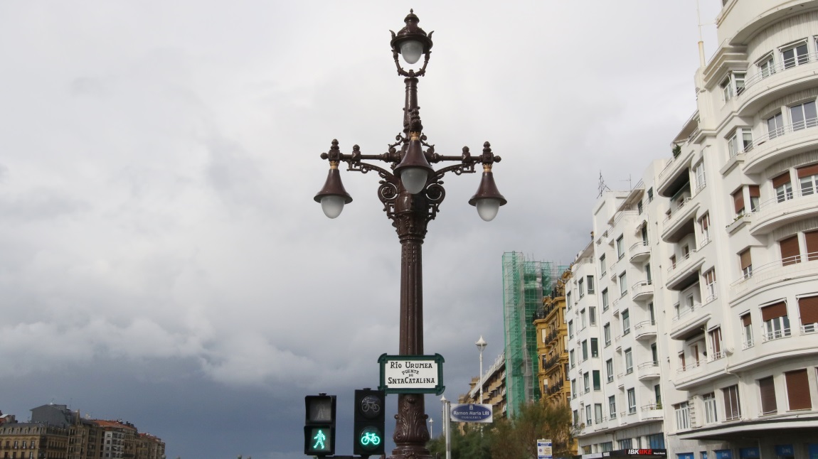 Light fixture