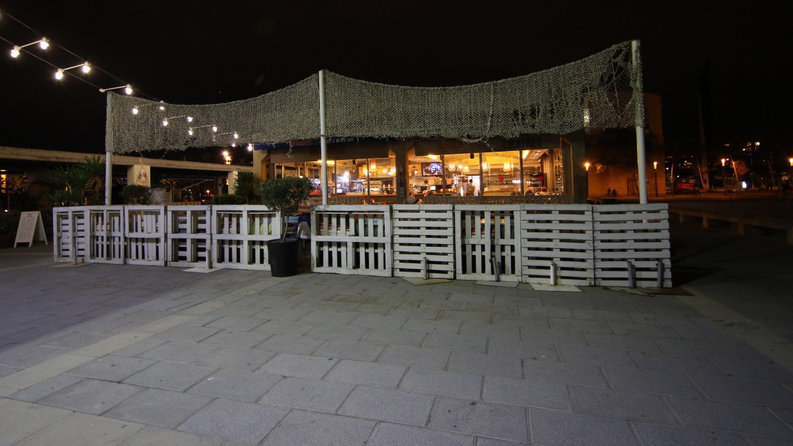 Numerous small eateries