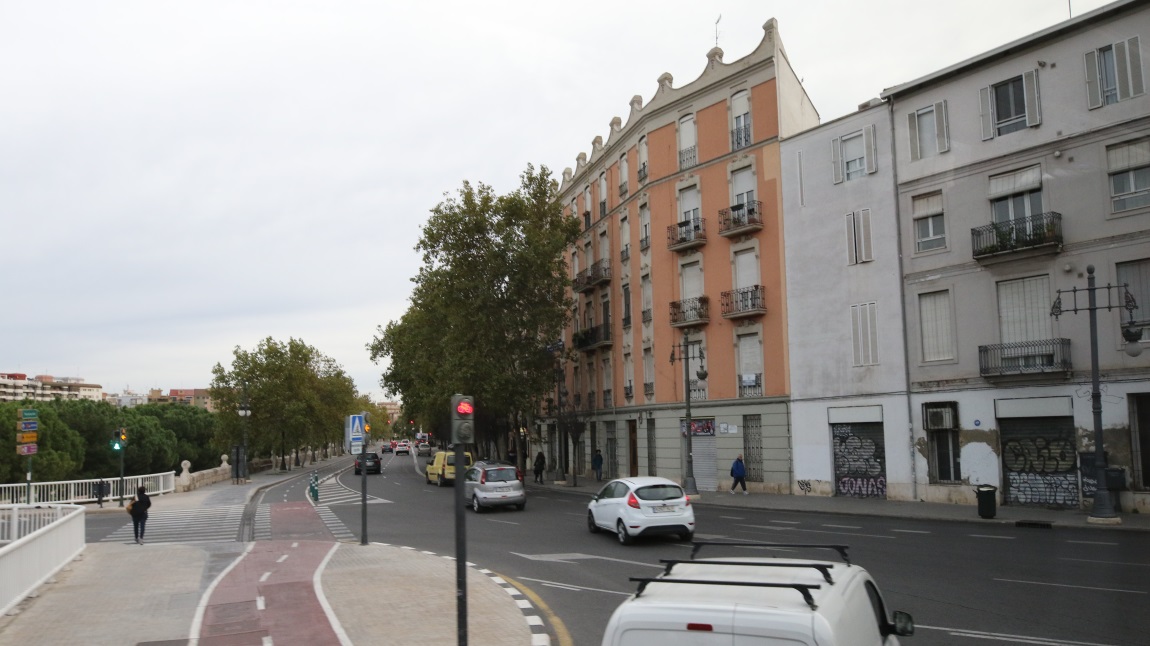South end of Pont de les Arts bridge