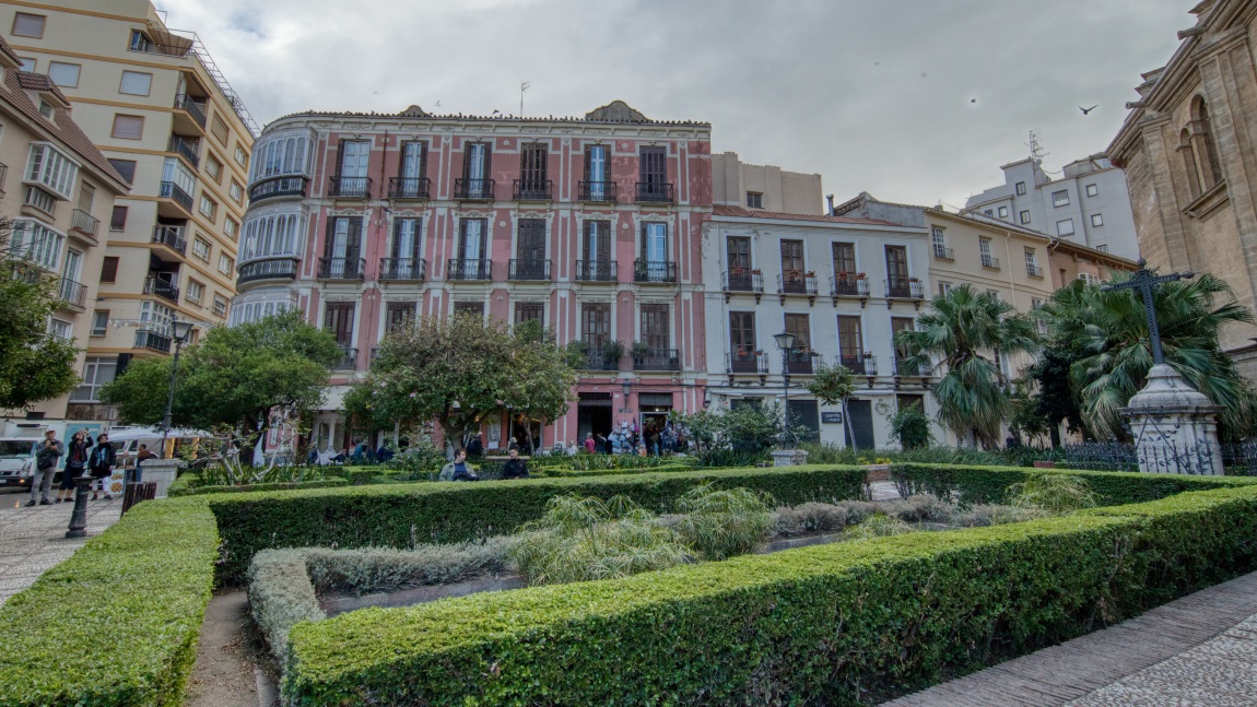 Catedral de la Encarnacin Garden