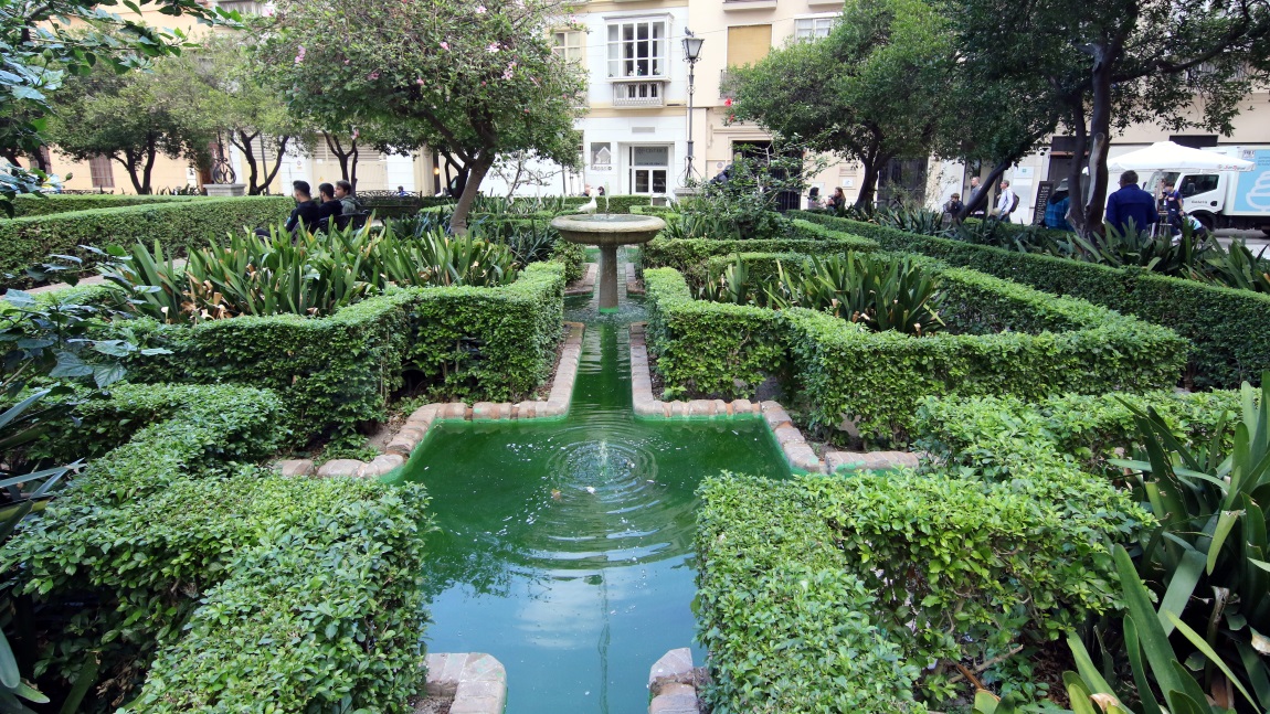 Catedral de la Encarnacin Garden