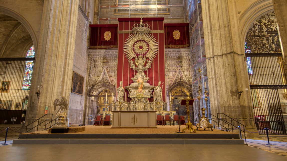 Inside the Catedral