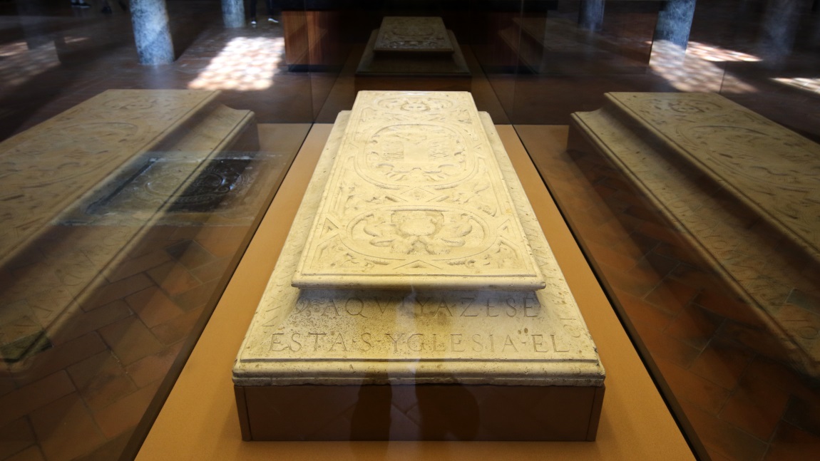 Tomb cover