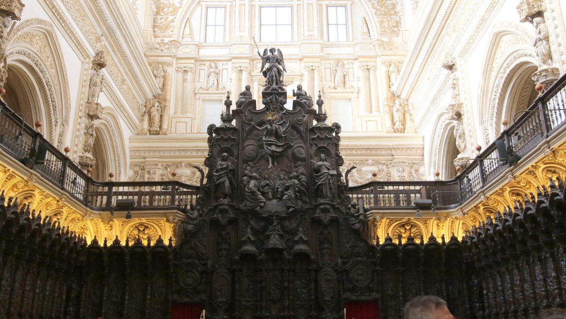 Impressive wood carving