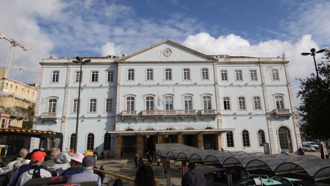 Lisboa Santa Apolnia train station