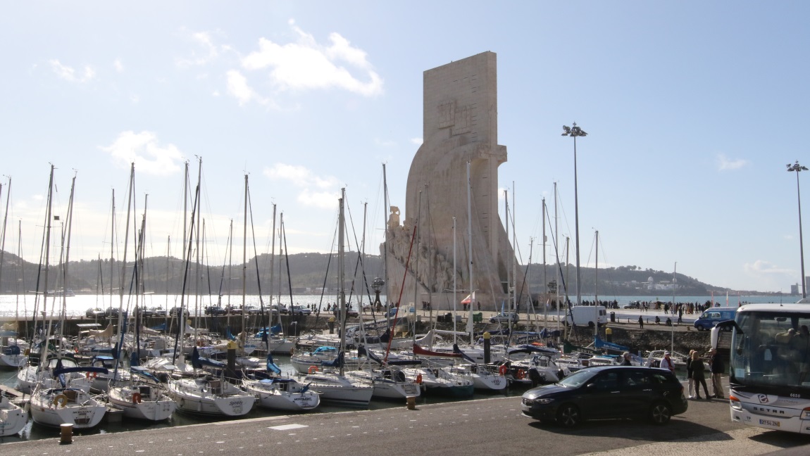 Padro dos Descobrimentos monument