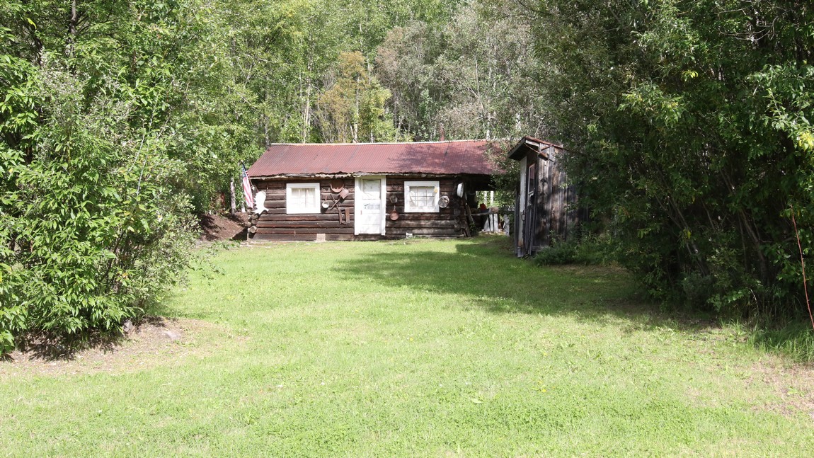 Cabin in Livengood