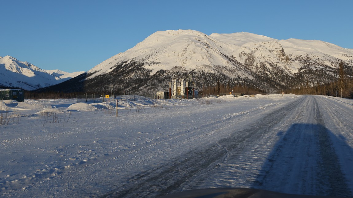 Pipeline shutoff valve