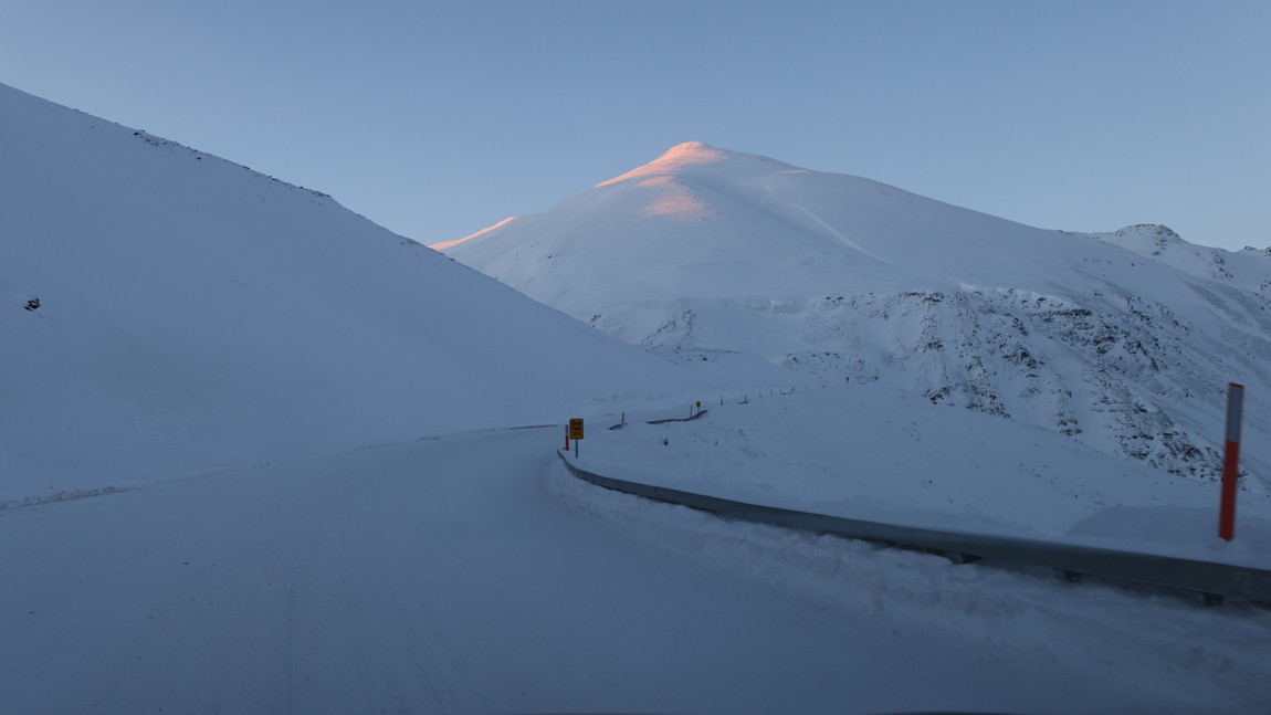 Heading up into Atigun Pass