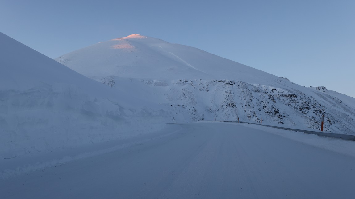 Heading up into Atigun Pass
