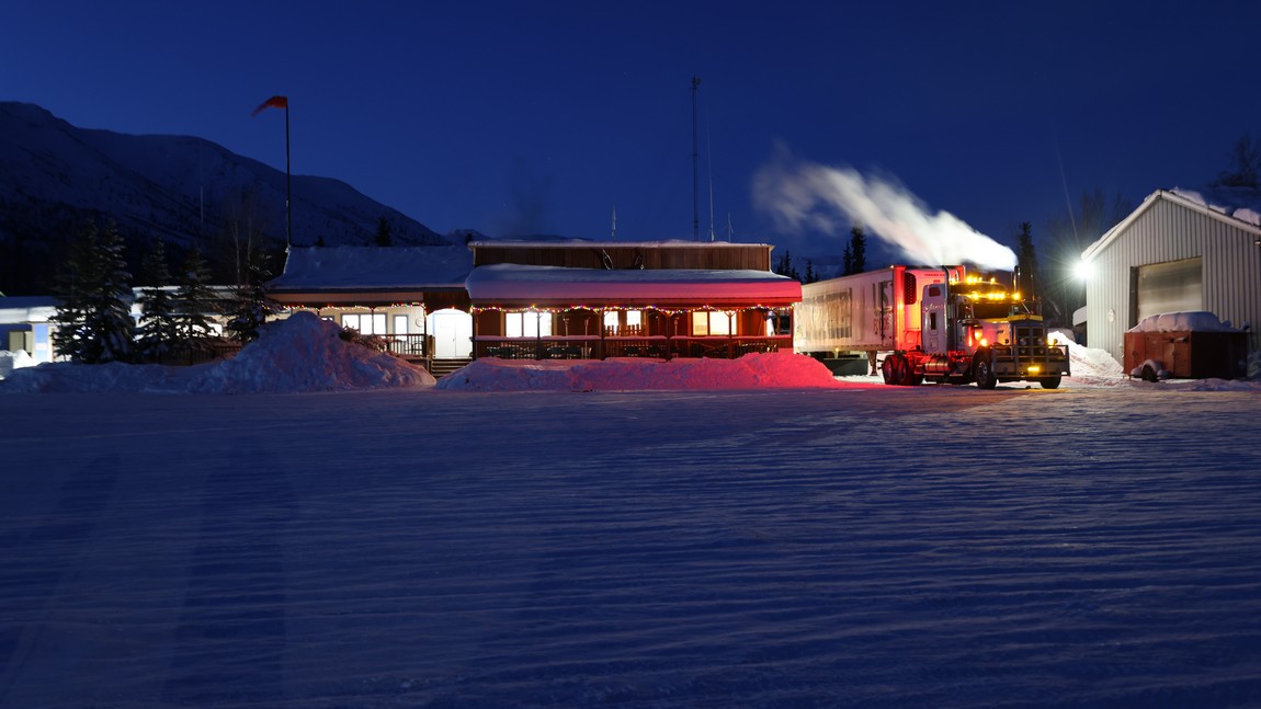 Evening pictures at Coldfoot Camp